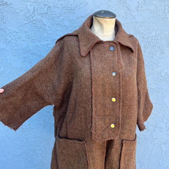 Vintage Wool Poncho Spanish Cape in Brown 1960s Bohemian Clothing Unisex - Picture 1 of 11